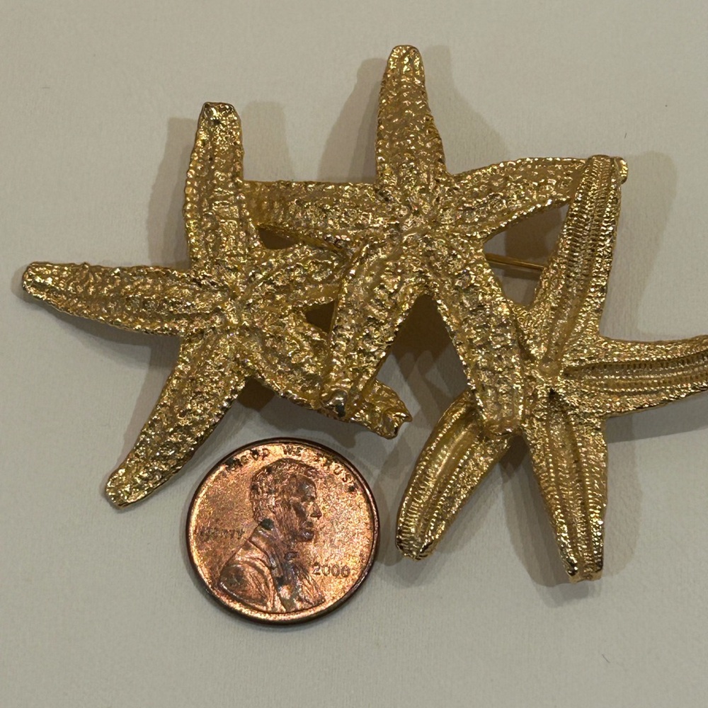 Vintage Gold Tone Starfish Brooch - Picture 3 of 4